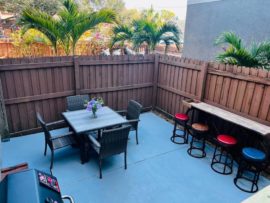 Lake Apt 5 Minutes To Downtown, Pet Friendly St. Petersburg Exterior photo